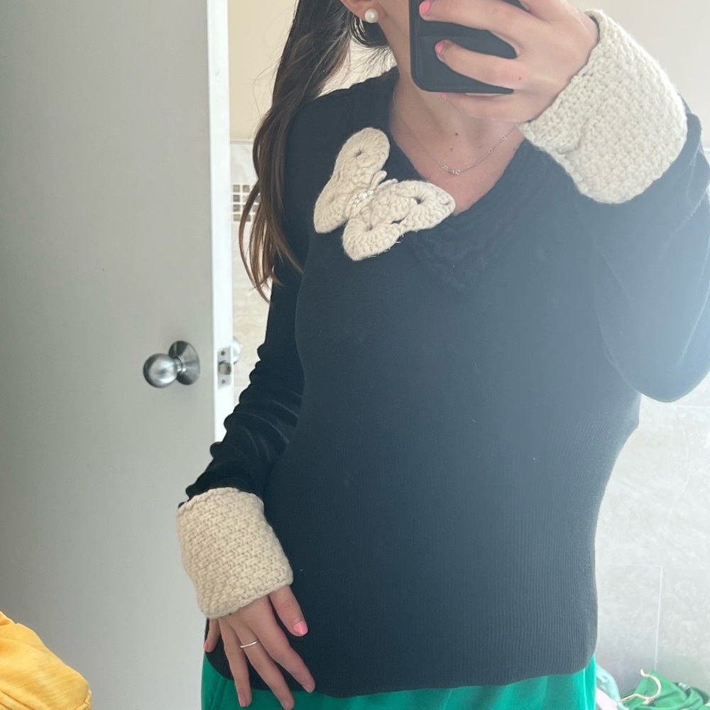Vintage Field flower butterfly synched sweater